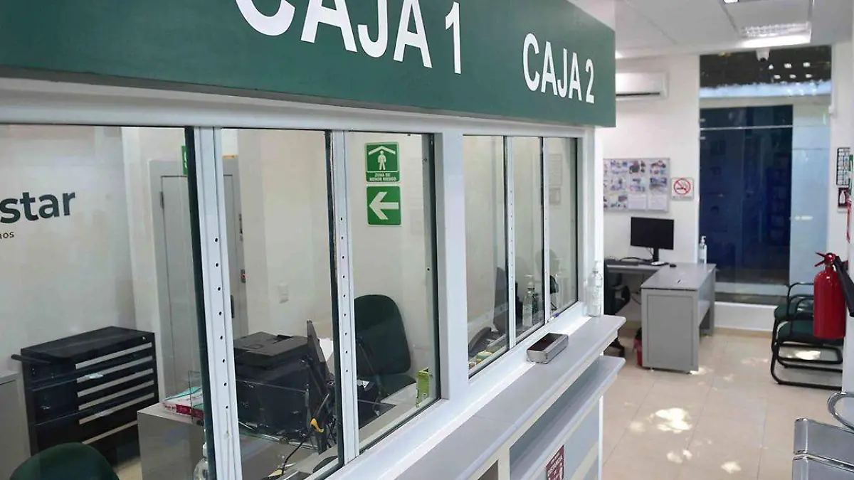 Las instituciones bancarias suelen cerrar sus puertas y sólo cuentan con actividad en cajeros automáticos